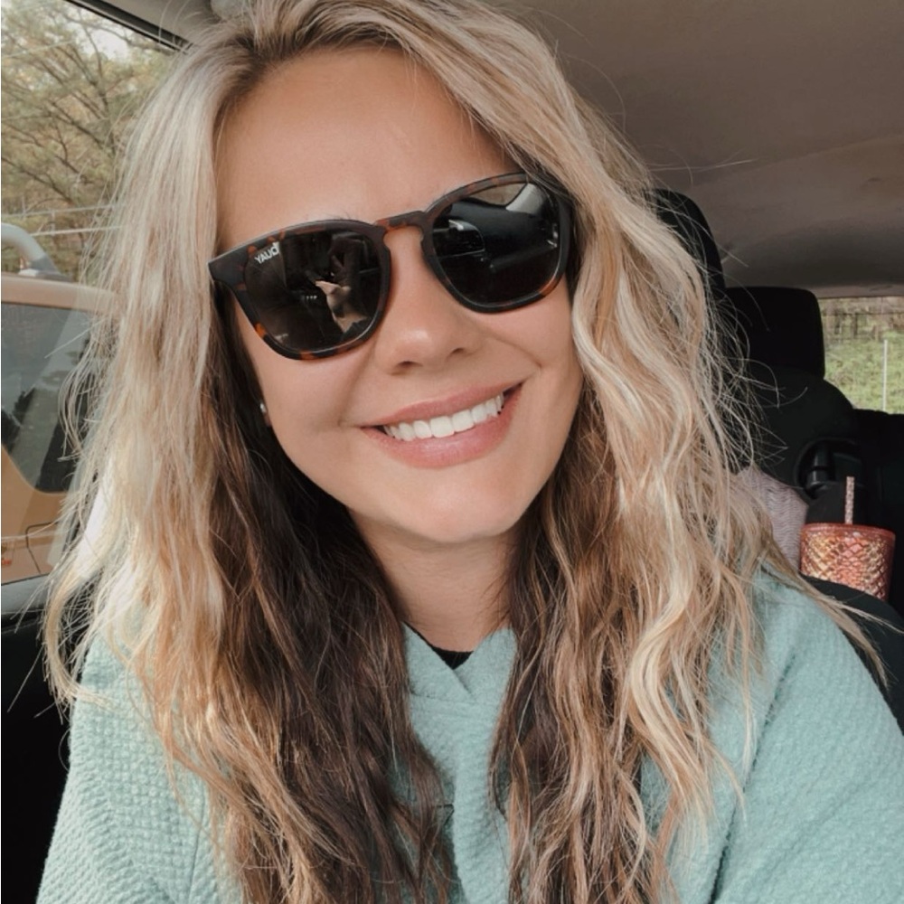 Meet your Posher, Chloe